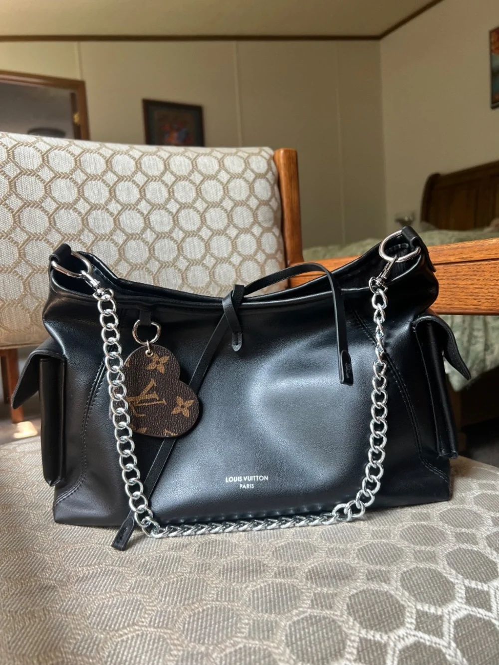Black shoulder bag